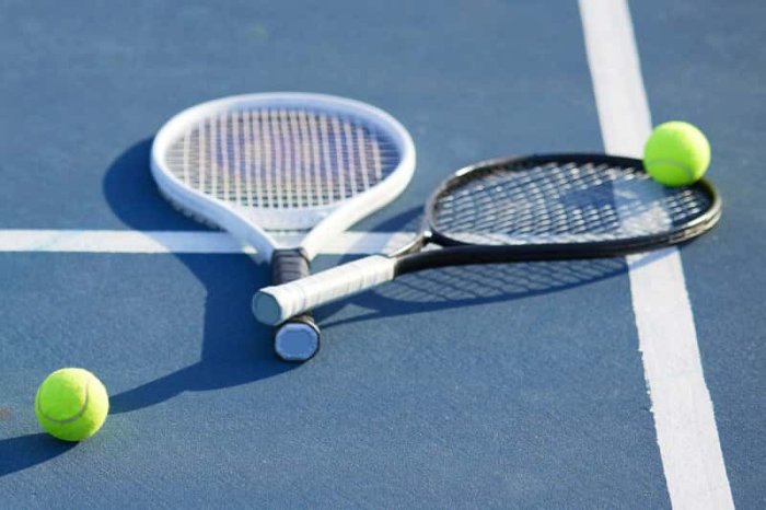 Teniszezés a csarnokban